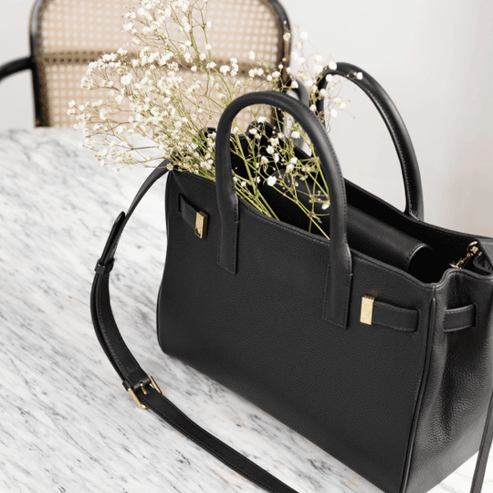 Anscel-Korean handbag designs: what to have inside them?