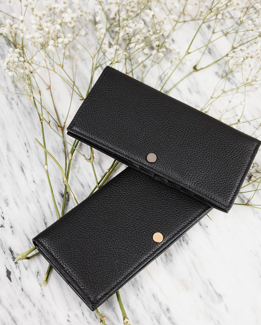 Adonis: A slim, long black leather designer wallet Media 2 